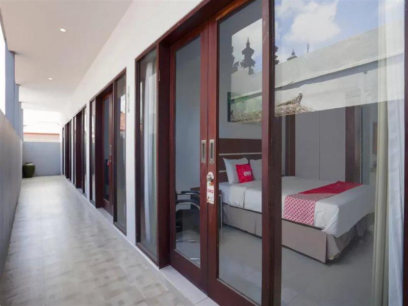 Oyo 3852 Valomia Guest House Denpasar  Exterior photo