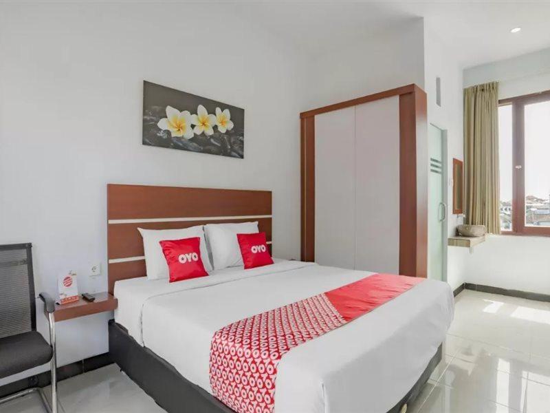 Oyo 3852 Valomia Guest House Denpasar  Exterior photo