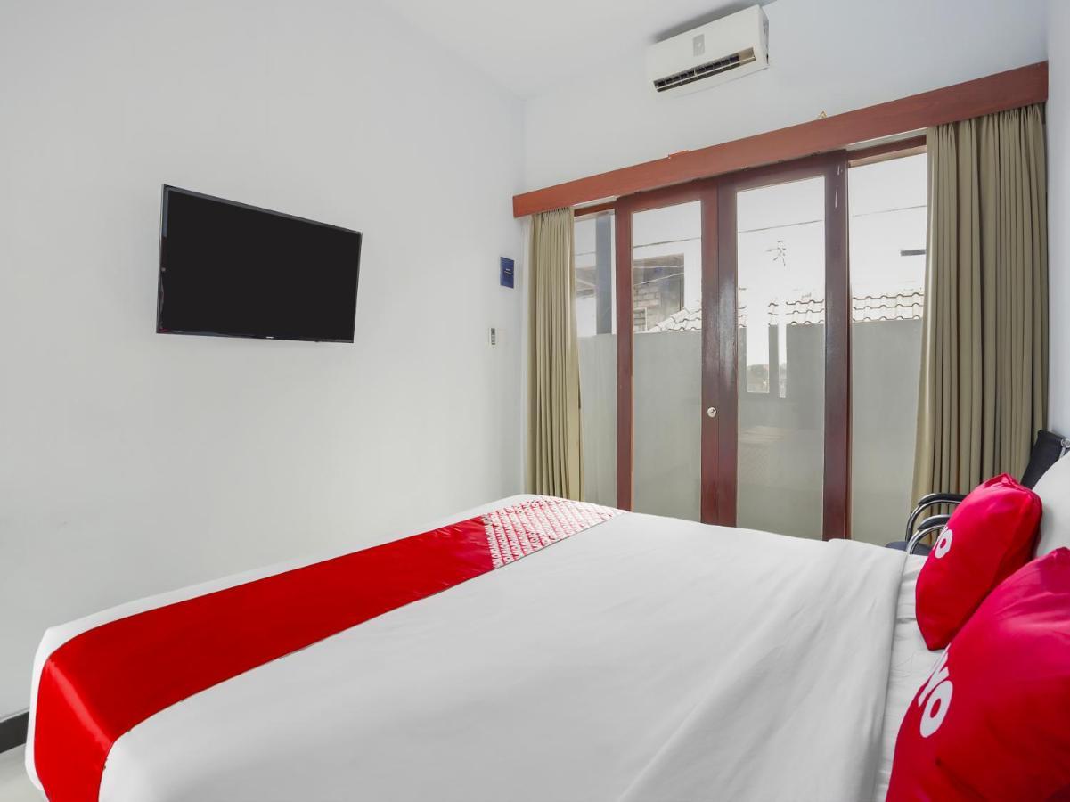 Oyo 3852 Valomia Guest House Denpasar  Exterior photo